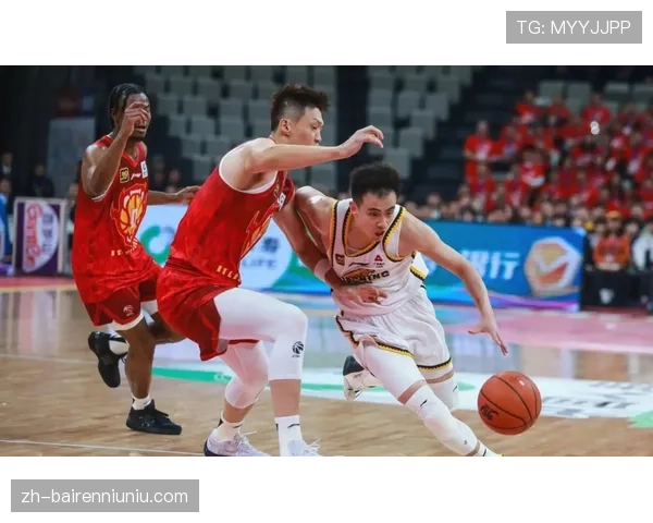 赵继伟抢断后快攻上篮得分，个人本场第4次抢断